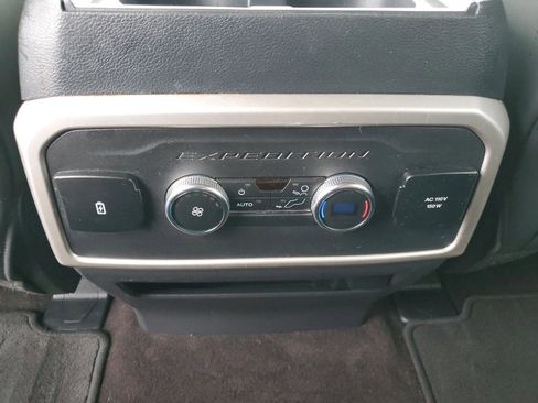 Used 2023 Ford Expedition Max XLT image 12