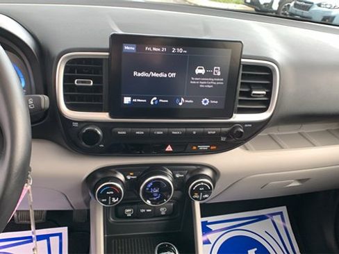 Certified 2023 Hyundai Venue SEL image 14