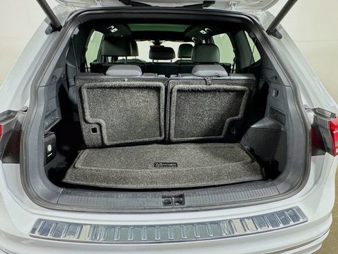 Used 2020 Volkswagen Tiguan SEL Premium R-Line AWD/4WD image 33