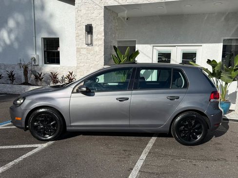 Used 2013 Volkswagen Golf 4-Door FWD image 2