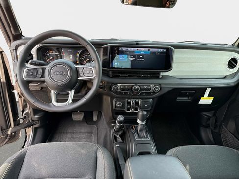 New 2025 Jeep Wrangler Sahara w/ Technology Group AWD/4WD image 16