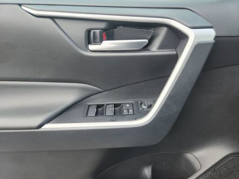 Certified 2025 Toyota RAV4 XLE FWD image 21