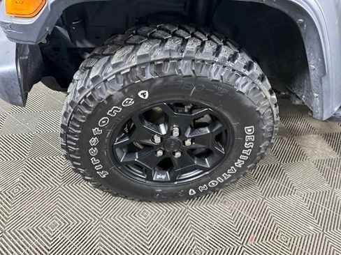 Used 2023 Jeep Wrangler Unlimited w/ Cold Weather Group image 9