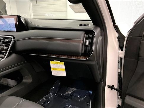 New 2026 Nissan Armada SL w/ Captain's Chari Seat Package AWD/4WD image 38