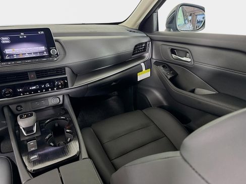 New 2026 Nissan Rogue SV FWD image 24