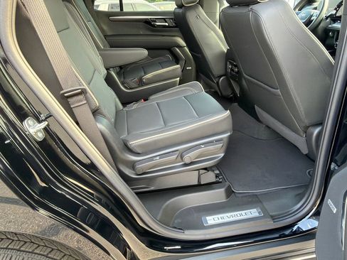 Used 2025 Chevrolet Tahoe Premier RWD image 15