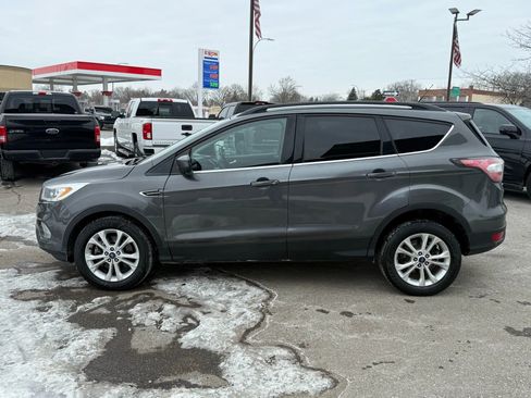 Used 2017 Ford Escape SE w/ Equipment Group 201A image 8