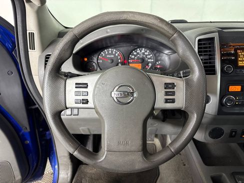 Used 2013 Nissan Frontier SV w/ SV Value Truck Pkg RWD image 17