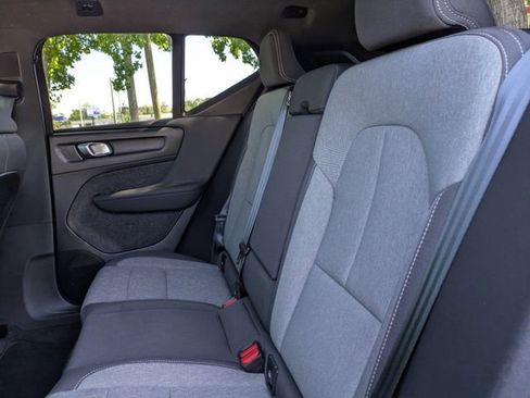 Certified 2025 Volvo XC40 B5 Core AWD/4WD image 19