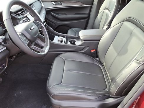 New 2025 Jeep Grand Cherokee Limited w/ Black Appearance Package image 15