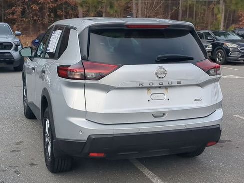 Used 2024 Nissan Rogue S image 7