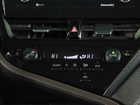 Used 2022 Toyota Camry SE FWD image 20