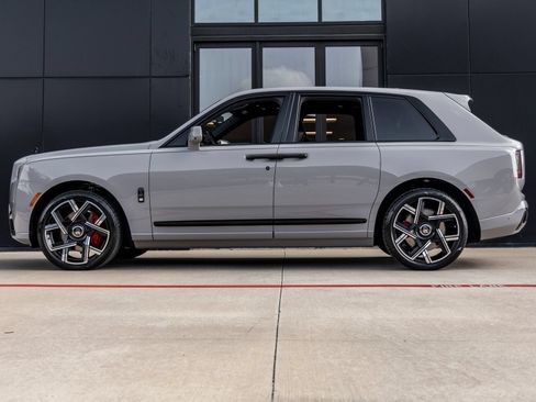 New 2027 Rolls-Royce Cullinan Black Badge AWD/4WD image 3