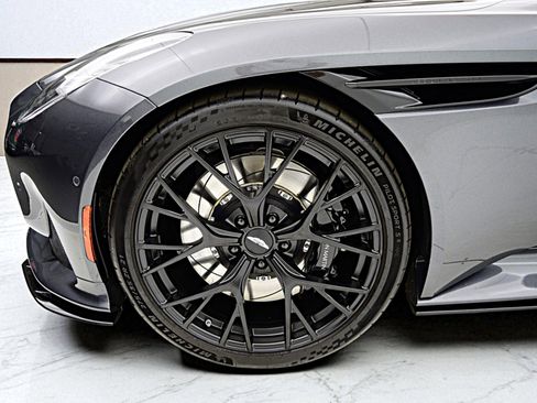 Used 2024 Aston Martin DB12 Coupe image 43