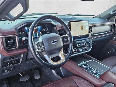 Used 2023 Ford Expedition Limited image 10