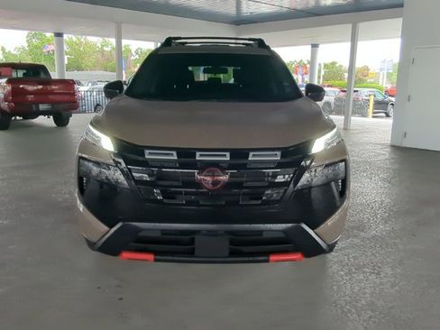 Certified 2025 Nissan Rogue SV AWD/4WD image 9