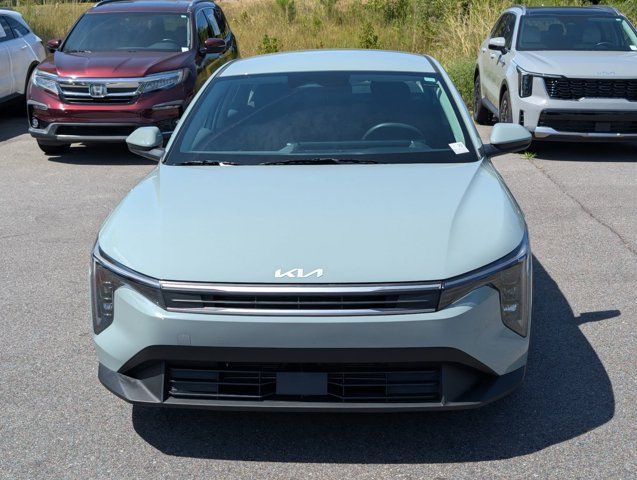 Used 2025 Kia K4 FWD image 2