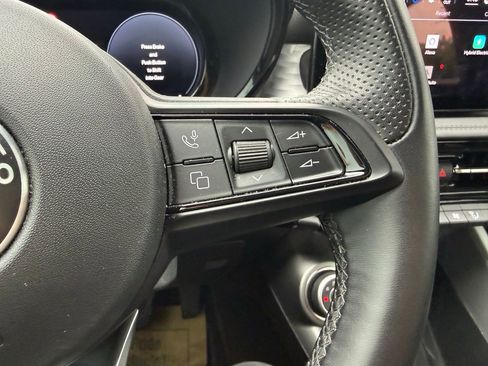 Used 2024 Alfa Romeo Tonale Ti image 14