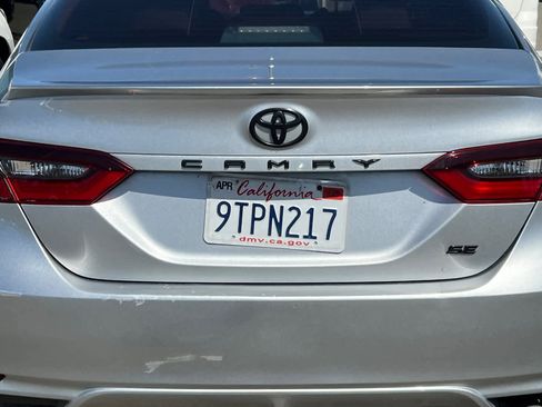 Used 2021 Toyota Camry SE w/ Convenience Package image 19