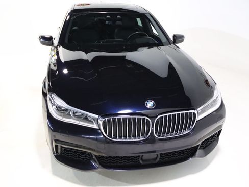 Used 2019 BMW 750i RWD image 26