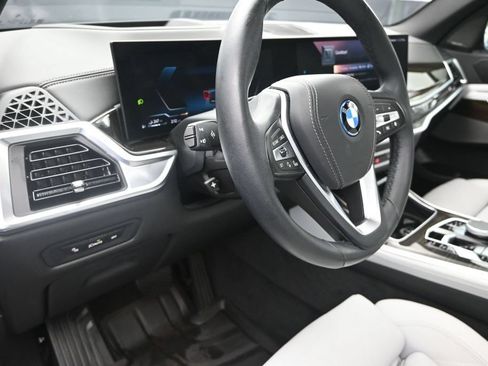 Used 2024 BMW X5 xDrive50e w/ Premium Package AWD/4WD image 12