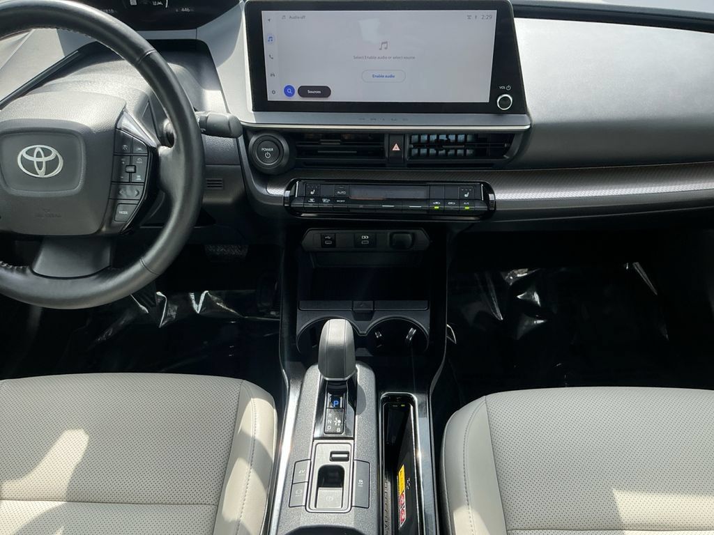 Used 2025 Toyota Prius XLE FWD image 12