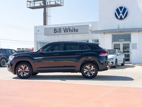 New 2026 Volkswagen Atlas Cross Sport SE AWD/4WD image 3