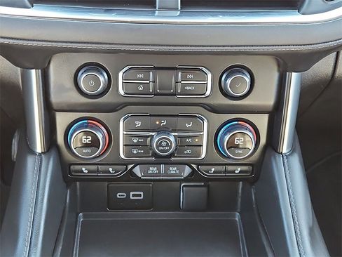 Certified 2024 Chevrolet Suburban LT image 14