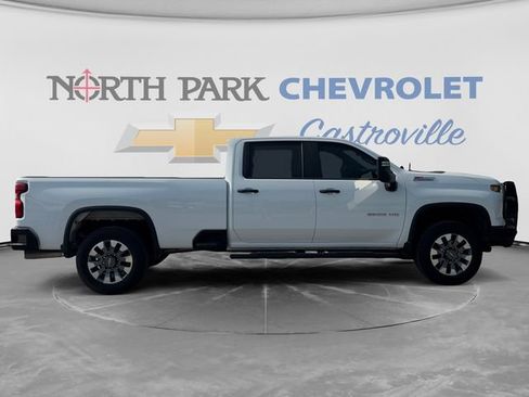Used 2025 Chevrolet Silverado 2500 Custom w/ Custom Value Package AWD/4WD image 2
