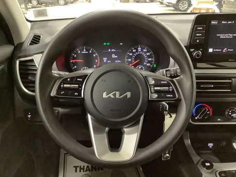 Certified 2023 Kia Seltos LX image 6