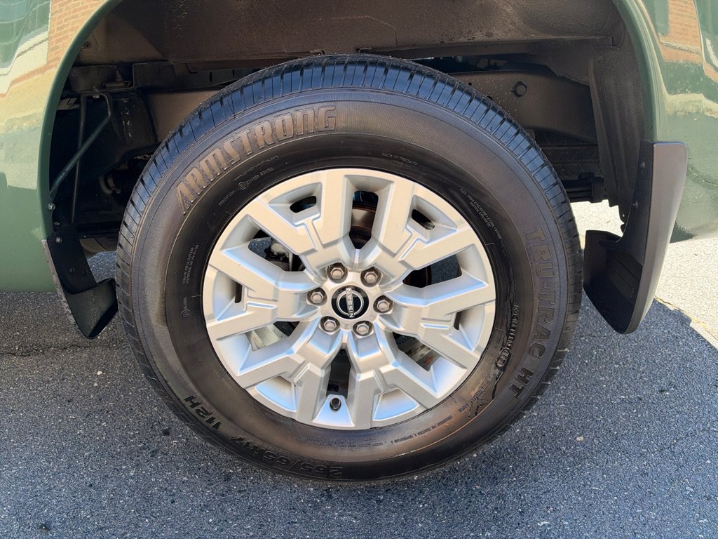 Used 2022 Nissan Frontier SV w/ Technology Package RWD image 10