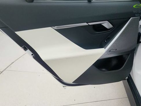 Used 2024 BMW i5 eDrive40i w/ Executive Package RWD image 42