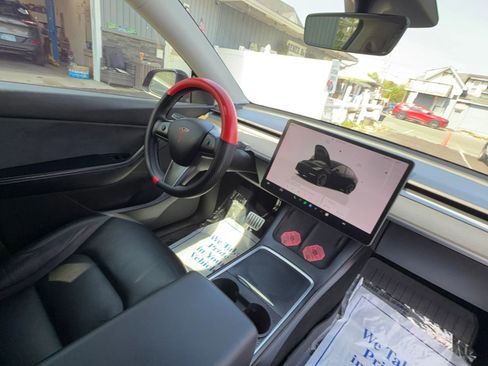 Used 2022 Tesla Model Y Performance AWD/4WD image 19