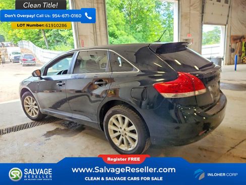 Used 2010 Toyota Venza AWD image 3