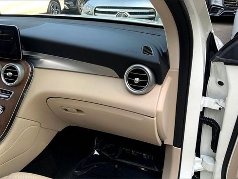 Certified 2022 Mercedes-Benz GLC 300 4MATIC image 15