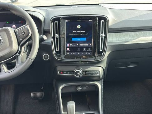 New 2026 Volvo XC40 B5 Core w/ Climate Package AWD/4WD image 6
