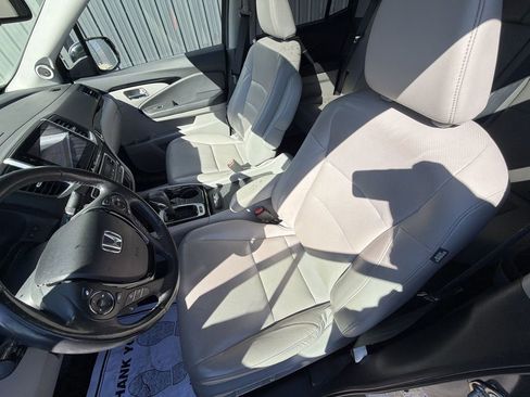 Used 2017 Honda Ridgeline RTL-E image 11