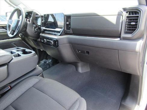 Used 2024 Chevrolet Silverado 1500 LT AWD/4WD image 11