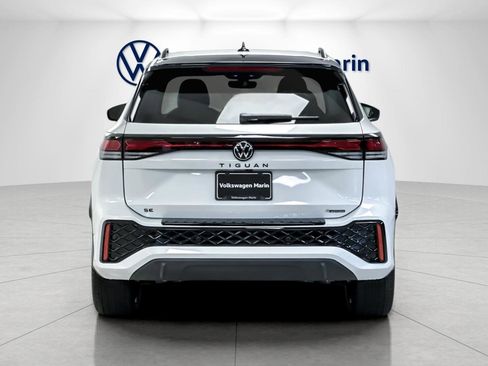 New 2026 Volkswagen Tiguan SE R-Line image 4