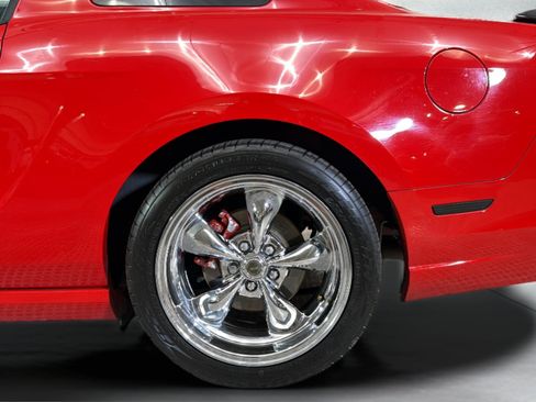 Used 2013 Ford Mustang GT RWD image 37