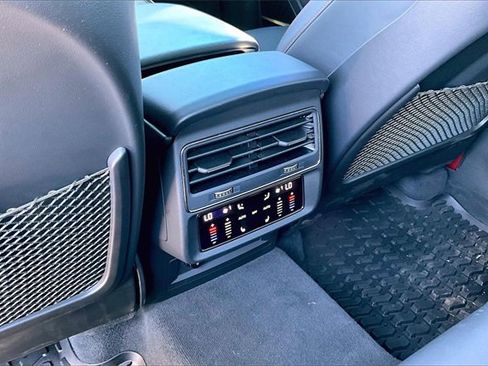 Used 2025 Audi SQ7 Prestige image 24