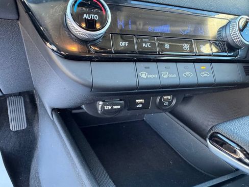 Used 2023 Hyundai Elantra SEL w/ Preferred Accessory Package FWD image 31