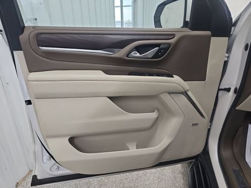 Used 2023 GMC Yukon XL Denali AWD/4WD image 10