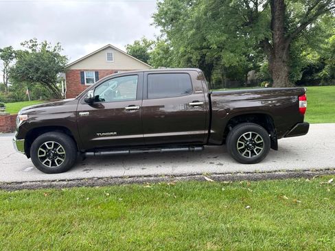 Used 2018 Toyota Tundra Limited w/ Limited Premium Package AWD/4WD image 7