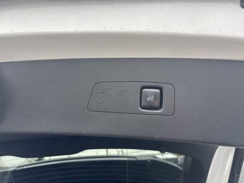 Used 2020 Lincoln Corsair Reserve w/ Equipment Group 201A image 37