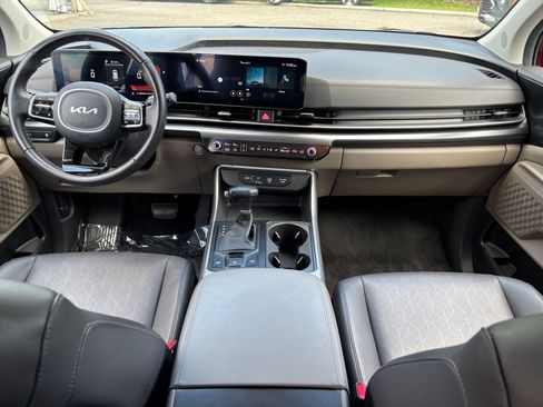 Used 2026 Kia Carnival FWD image 44
