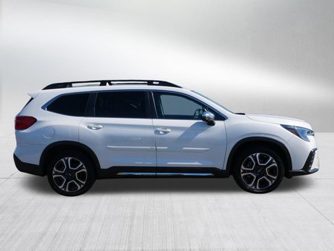 Used 2023 Subaru Ascent Limited w/ Technology Package AWD/4WD image 8