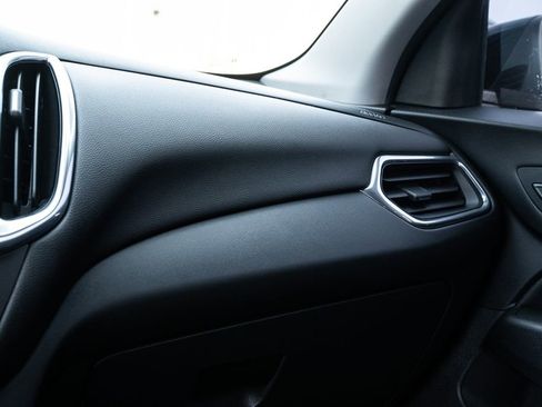 Used 2021 Chevrolet Equinox LT image 32