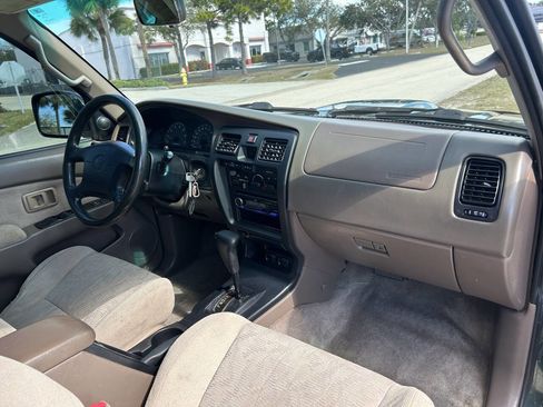 Used 2000 Toyota 4Runner SR5 image 29