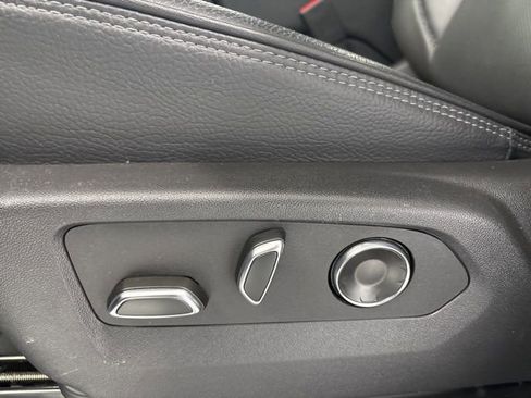 Used 2025 GMC Yukon Denali image 22